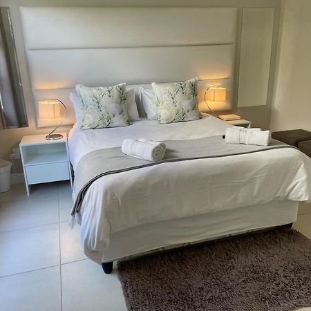 The Cottage On Cordia 2 Bedroom Self Catering 2Km From Umhlanga Beach Durban Exterior photo