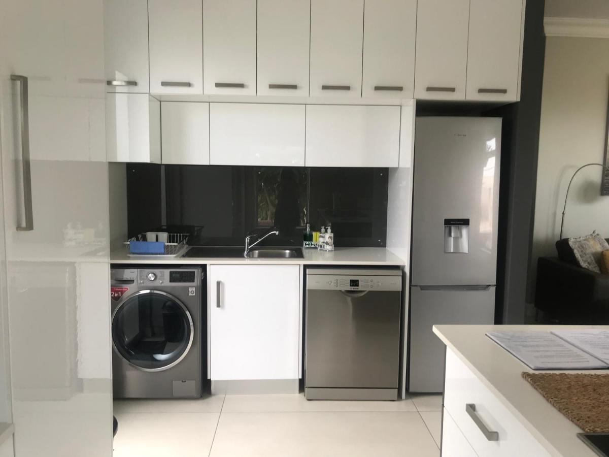 The Cottage On Cordia 2 Bedroom Self Catering 2Km From Umhlanga Beach Durban Exterior photo